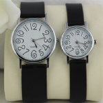 Lover watch with Arabic numerals and PU strap